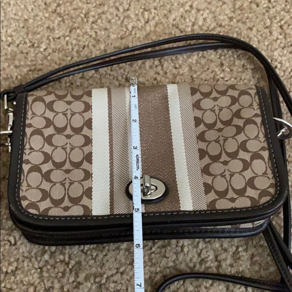 Coach - Picture 5 of 11